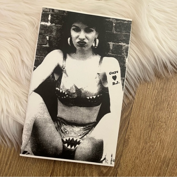 Betsey Johnson Fashion Show Pamphlet - Picture 2 of 5